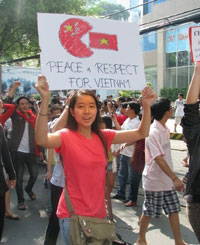 Description : protest-against-china-06052011-200.jpg